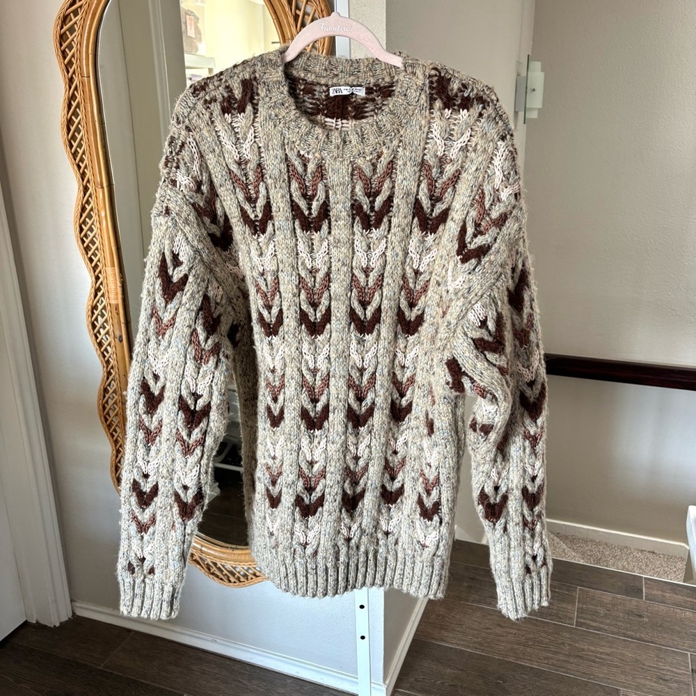 Zara / Brown Geometric Sweater